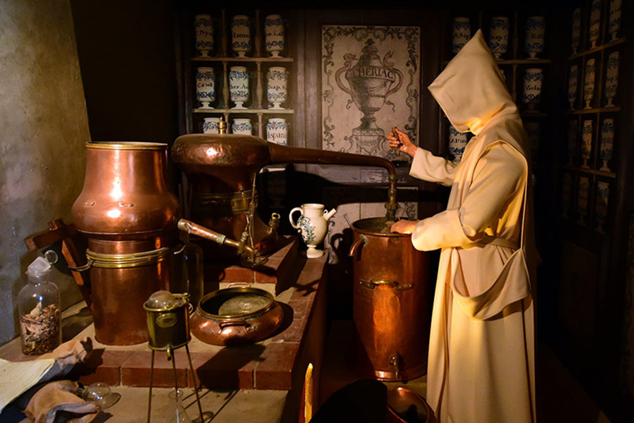 Moine Distillerie Grande Chartreuse Laboratoires Bioligo